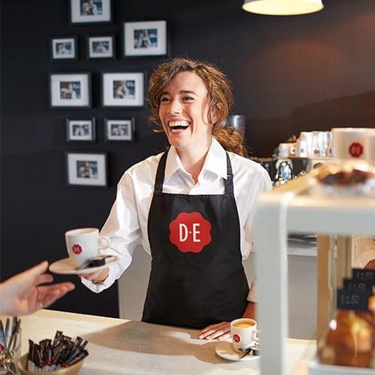 Douwe Egberts D.E Café Delicaat Rond Koffiebonen - Intensiteit 5/9 - 4 X 500 Gram 11 Douwe Egberts D.E Café Delicaat Rond Koffiebonen - Intensiteit 5/9 - 4 X 500 Gram - Afbeelding 9