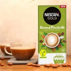 Nescafé Gold Almond Macchiato Oploskoffie - 6 Doosjes à 6 Zakjes -Koffiehuis 1200x1200 304